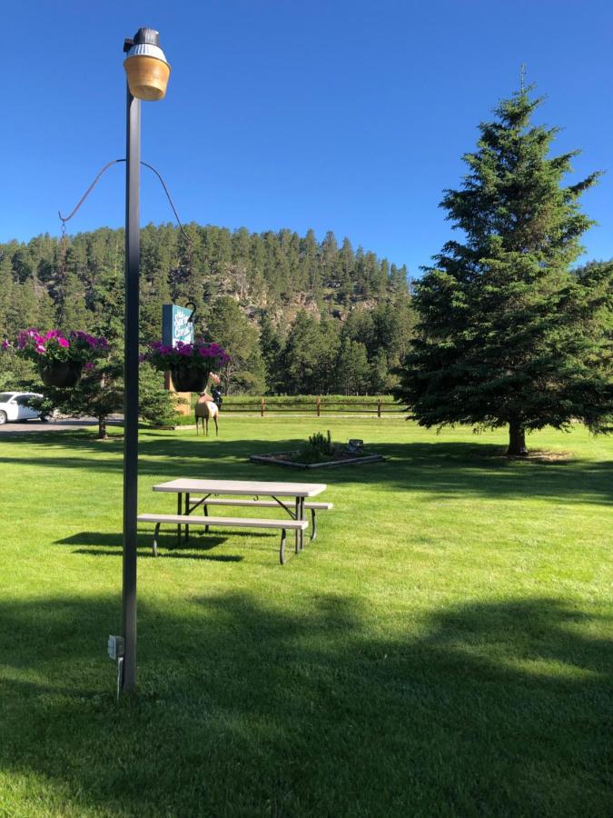 Spring Creek Inn Hill City Exterior foto
